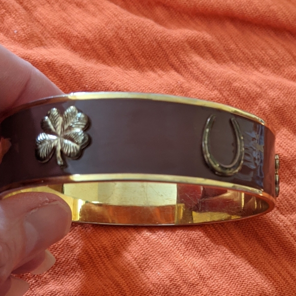 Gold/brown bangle w/ horse shoes & 4 leaf clovers - Picture 2 of 5